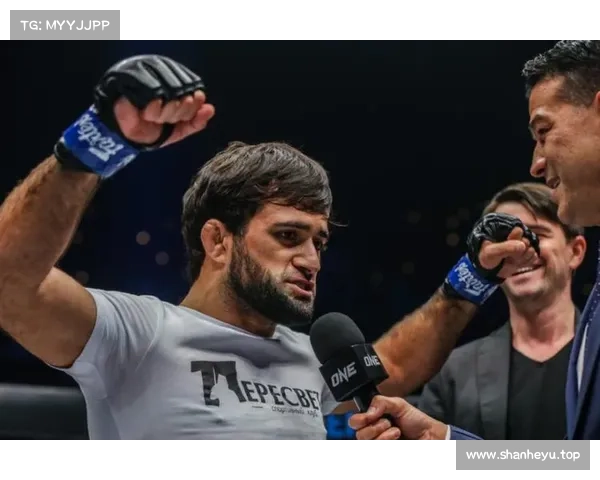 加萨诺夫完胜托能 站立打击数超三倍复仇成功